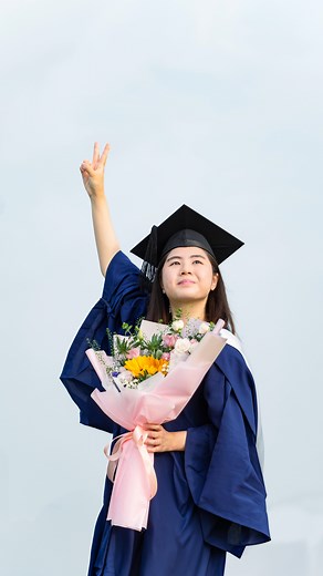 Dirk Paule Bonaobra | Graduation pose ideas 😁 #Singapore #photographer #Poseideas #howtopose #shorts | Instagram