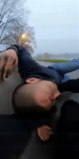 Bodycam: Man Punches Me – Instant Takedown & Arrest