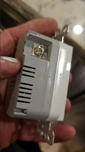 USB wall receptacle / outlet proper install