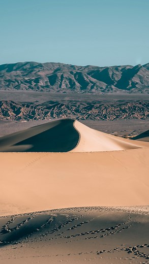 ☀️ Comment SUNSHINE & I’ll see you my 1 day itinerary for Death Valley National Park Which FYI is one of my favorite & the most underrated national parks in my opinion! & winter is the best time to go because let’s be real no one wants to melt there in the hot weather. So if you’re in Southern California — or even Vegas (which is where I started my road trip — this winter, def add Death Valley to your itinerary! & again if you want mine, comment SUNSHINE & I’ll DM it to ya! #nationalparksusa #na