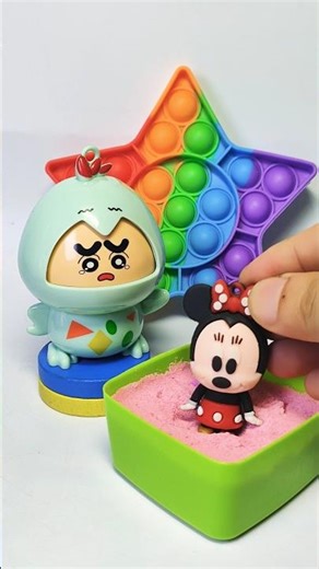 Trendy Minnie Mouse with Chick Shinchan Face Change