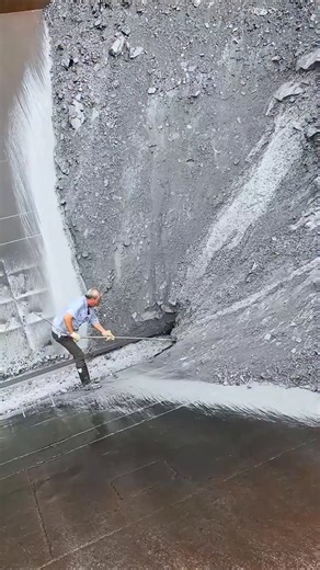 Miningsolution on Instagram: "Think Aggregate Gradation Isn't Important? Think Again. 🚧 Ever wondered why some concrete cracks prematurely, while others bleed excessively or are hard to finish? The culprit might be hiding in plain sight: Poor Aggregate Gradation. Using aggregates (sand, gravel, crushed stone) with the wrong particle size distribution can seriously compromise your mix. Here's how: 🔸 Weak & Porous Structure: Gaps in sizing create too many voids. This leads to a weaker, more perm