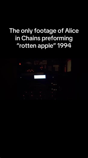 Alice in Chains 1994 Sound Check of 'Rotten Apple'