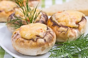 Champignons farcis : une recette automnale savoureuse à préparer en 3 étapes
