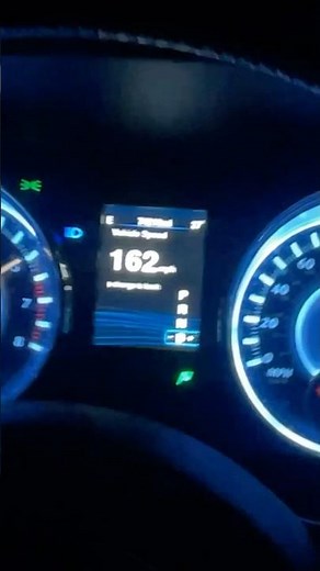 2014 SRT8 Chrysler 300 top speed run.