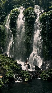 WanderSisters | Luxury Travel on Instagram: "This moment I will never forget ❤️ 📍Banyu Wana waterfall, Bali 📽 credits @saza1828 #bali #roadto100countries #TravelIsLife #TravelCaptures #dreamy #dream #hotelsandresorts #discoverearth #vistanow #view #thebaliguideline #baligasm"