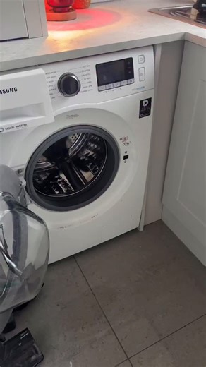 No shade if you tried it. We just keep it simple 🫶 How to drain your washing machine filter: ✨ Towel down ✨ Open slowly ✨ Catch water ✨ Wipe clean the filter ✨ Towel in your next wash 💾 Save for later #washingmachine #washingmachinefilter #drainpumpfilter #cleaninghacks #nappy #cleanipediahacks #reels | Cleanipedia