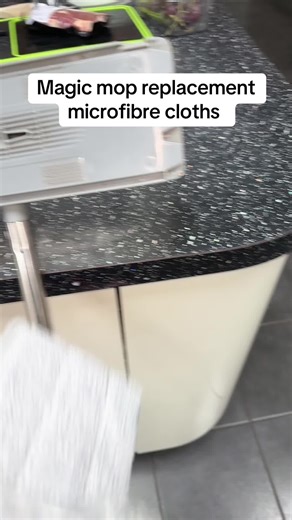 The magic mop and bucket replacement refill microfibre mop head pads #mop #mopping #cleanfloors #cleaninghacks #cleantok