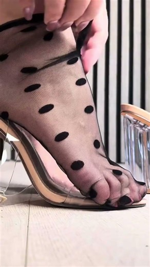 Amazing nylon sock try on