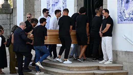 Morze łez. Pogrzeb Diogo Joty i Andre Silvy