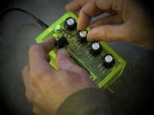 Banshee Box: Quad NAND Gate-Based Synthesizer
