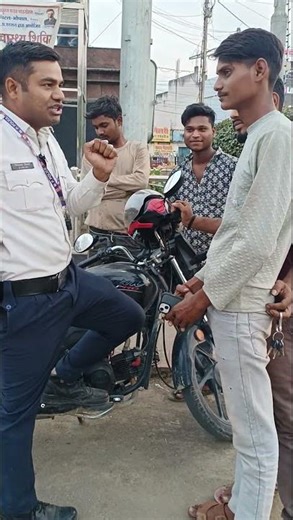 Licence बनवाने के लिए क्या Qualification चाहिए? 📕 #roadsafety #drivinglicence