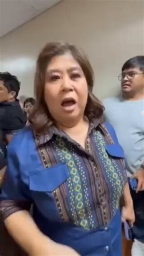 YOU KNOW THE SITUATION IS SERIOUS WHEN JESSICA SOHO IS LIVE ON THE COVERAGE 😭😭😭#ArrestBatoNOW