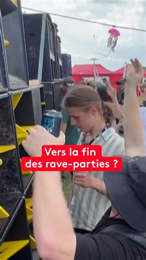 Les députés vont durcir fortement les sanctions contre les fêtes sauvages, ces soirées illégales qui se multiplient partout en France dans des champs ou des lieux abandonnés. Le texte prévoit jusqu'à 6 mois de prison contre les organisateurs et jusqu'à 1500 euros d'amende contre les participants. #jt20h #sinformersurtiktok