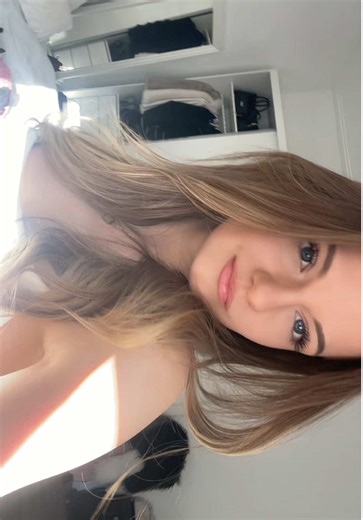 eveline (@eveliiineeee)’s videos with What can i do - ™️