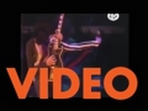 Aerosmith-Walk This Way live 1976