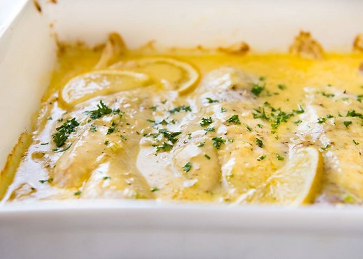 This BAKED FISH with LEMON CREAM SAUCE is a ONE PAN dish! How good is that?? Try it! http://www.recipetineats.com/baked-fish-with-lemon-cream-sauce/ | RecipeTin