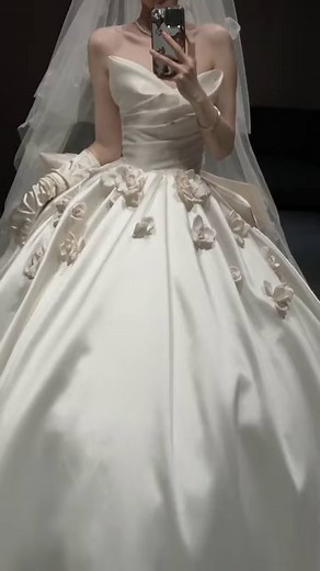 Summer days are made for twirling in pretty dresses. #weddingdress #weddingdresses #wedding #weddingdecor #weddinginspiration #weddingseason #weddingideas #weddingdressshopping #bride #bridal #bridaldress #bridalgowns #MermaidDress | Elleseal