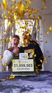 603K views · 24K reactions | tan cerca y a la vez tan lejos 凉 #benjacalero #youtube #suscriptores | Benja Calero | Facebook