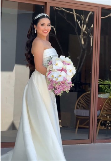 One year married means one year bride graduate. Missin’ bride era 🥹💖💍 #bride #wedding #weddingideas #weddinggown #weddingbouquet