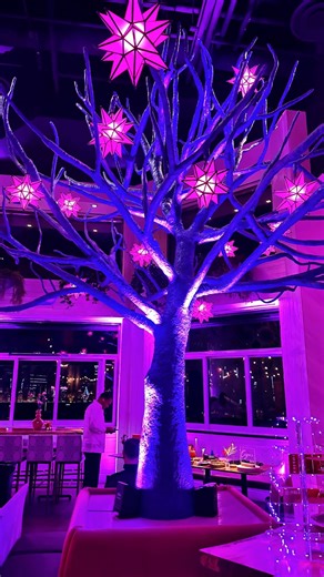 Elevating the corporate event experience, one sense at a time. ✨ We specialize in creating fully immersive environments that captivate attendees from the moment they walk in. For this corporate event, our team designed a complete sensory journey. 🌟 We used dynamic, immersive lighting to transform the space ✨ and crystal-clear audio to ensure every message was impactful 🎤. It's not just about what you see and hear; it's about how it makes you feel. 💡🎶 Ready to enhance the sensory experience a