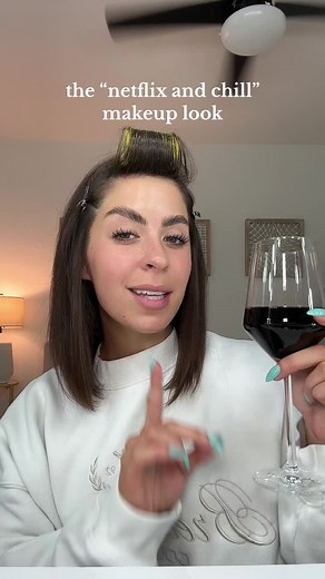 I also think this is the perfect “first date” look #grwm #makeuptutorial #naturalmakeup #easymakeup #makeupforbeginners #quickmakeup #datenight #single #dating #singlelife #makeupartist #stepbystep