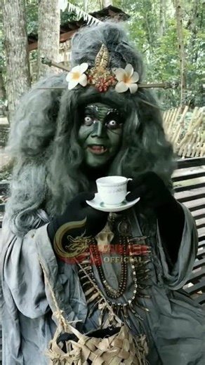 Viral❗️Mak Lampir Drinking Coffee