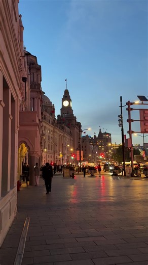Witness the Lighting of The Bund in Shanghai