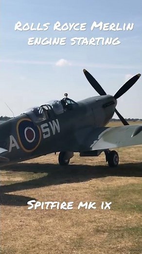 Spitfire start up - Rolls Royce Merlin #duxford #spitfire #flying