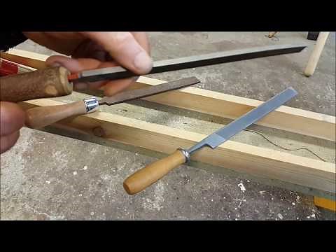 Which File to use when sharpening saws?