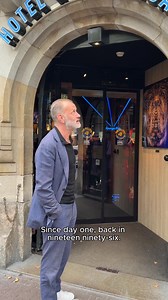 We spent the day with Jim, manager of The Bulldog Hotel and a true legend who’s been with us since day one. From wild stories like naked twister in the lobby (yes, really) to reflections on the hotel’s history, Jim’s journey is part of what makes The Bulldog such an iconic part of Amsterdam. 💙 #TheBulldog | The Bulldog