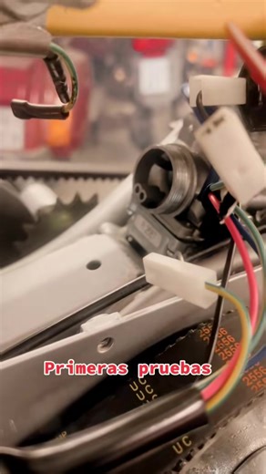 Exploring Classic Mopeds: Peugeot 103 and Mobylette