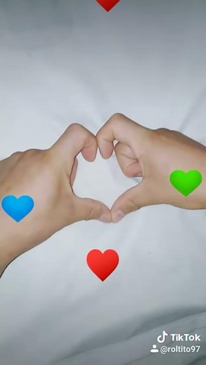 Corazones con los dedos 😃❤️💚💙