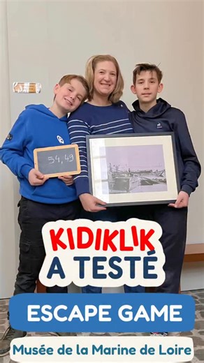 kidiklik45 on Instagram: "L’Escape Game revient en décembre : les 6, 7, 13, 14, 20 et 21 décembre ! 🕵️‍♂️ Mystère dans le bureau du conservateur Plongés dans les années 80, vous voilà enfermés dans le bureau d’un conservateur… Une tempête menace, un mystérieux objet sème le chaos, et c’est à vous de résoudre l’énigme pour sortir. 🎉 Notre avis : testé en famille avec deux ados (11 et 13 ans), on a adoré ! Une expérience immersive avec des codes à trouver, des coffres à ouvrir et une ambiance so