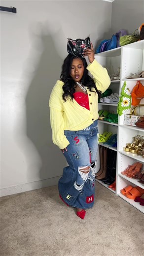 Stylish Statement Jeans for Curvy Outfits