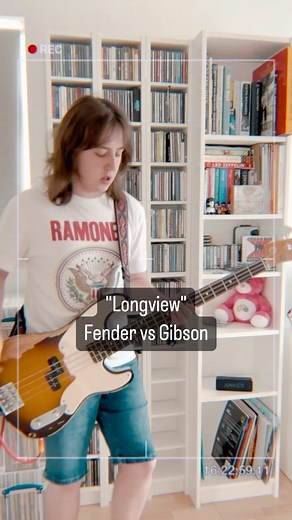 Green Days's "Longview" Fender vs Gibson There is a clear winner here | Luke J Barrett