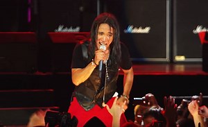 JOURNEY: Watch 'Separate Ways' Performance Clip From 'Live In Manila'