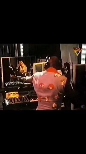 Isaac Hayes during the production of creating the Soundtrack for " Shaft ". #fyp #IsaacHayes #Shaft #viral #classic #hits | Roger Hill