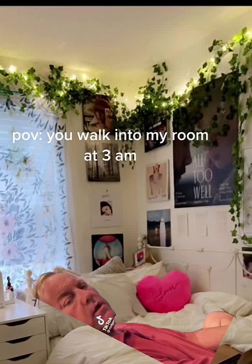 not my room btw i just googled taylor swift bedroom