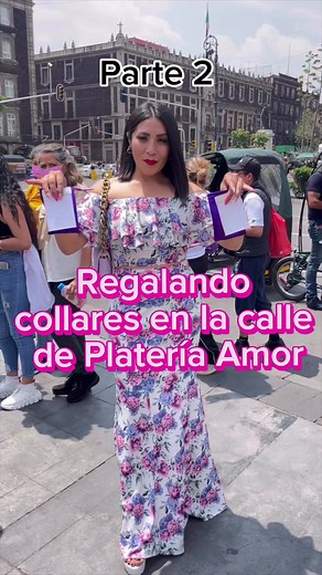 32K views · 373 reactions | Regalando collares de plata en el centro...