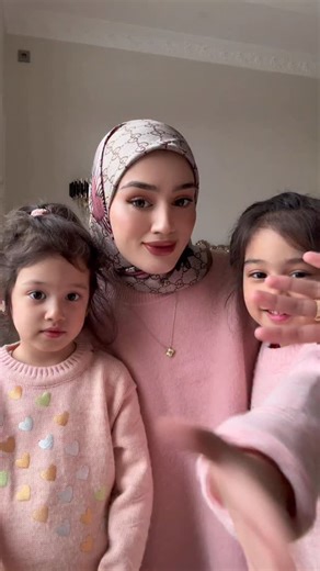 𝗣𝗲𝗿𝘀𝗼𝗻𝗮𝗹 𝘀𝘁𝘆𝗹𝗶𝘀𝘁 | hijabmodel | 𝑭𝒂𝒔𝒉𝒊𝒐𝒏 𝒊𝒏𝒇𝒍𝒖𝒆𝒏𝒄𝒆𝒓 on Instagram: "Zo’r chiqmadi🥹bo’ganicha bo’ldi🤣 Sizgayam nasib qisin🎀"