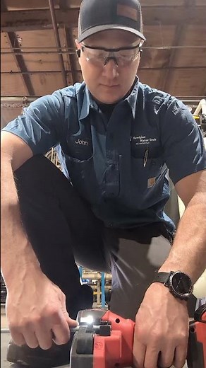 Milwaukee M18 threaded rod cutter. Fast clean cut every time with no burrs #milwaukeepipeline