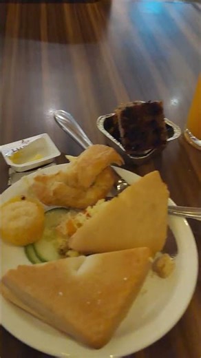 Pakistani at Manila Mabuhay Lounge