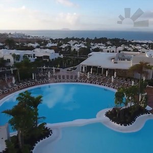 Ihr habt einen traumhaften Ausblick auf Fuerteventura! 😍 Spanien | 7 Nächte | Reisezeit: 01.07.2020 - 30.04.2021 | 4☀ LABRANDA Alyssa Suitehotel | Suite & AI | Upgrade Suite Meerblick | sonnenklar.TV UAI-Paket | ab € 599,- ➤https://bit.ly/34pfuEL 𝐁𝐮𝐜𝐡𝐞𝐧 𝐨𝐡𝐧𝐞 𝐑𝐢𝐬𝐢𝐤𝐨! ➤http://bit.ly/ohneRisiko | sonnenklar.TV