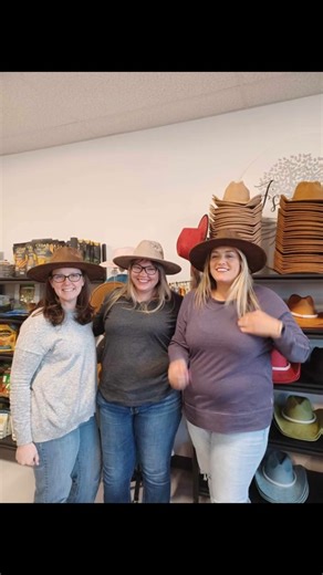 Bring the Fun to You! Host a Hat Burning Workshop! 🎩 Want to add a unique and creative twist to your next gathering? Why not bring the party to you with a hat burning workshop? Imagine sipping wine and burning designs onto hats with friends, all from the comfort of your own home! 😍 Our workshops are perfect for bachelorette parties, birthdays, corporate events, or just a fun night out with friends. What's included: - All materials and equipment provided - Expert guidance from yours truly - A f