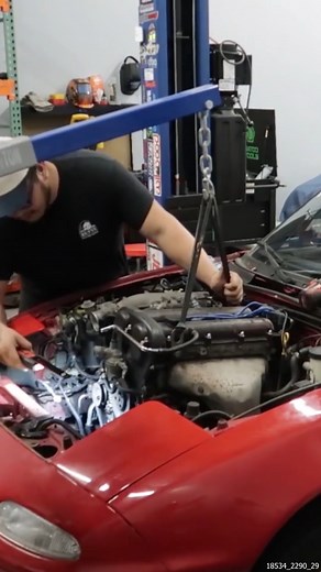 Pulling The Miata's Engine #engine #enginework #miata #mazdamiata | SAMMIT