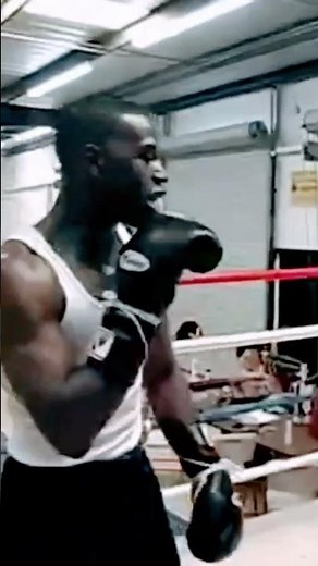 Boxing Defense. Floyd Mayweather demonstrates the Philly shell. #Boxing #shoulderoll #phillyshell