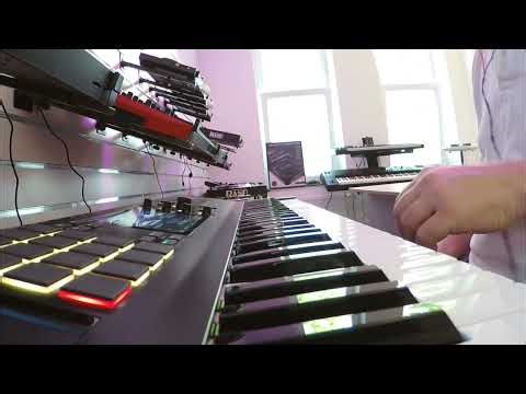 AKAI MPC Key 61 - Magnificent Voices