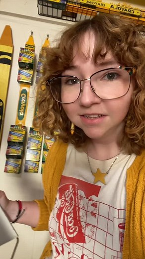 Adding a new shelf to the dandelion crayon wall!! #dandelioncrayon #crayola | LaKenzo