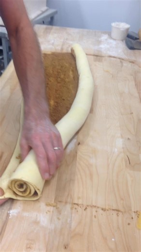 How those Delicious Cinnamon Rolls and Pecan Rolls are done by a true Professional 👨‍🍳❤️ Please LIKE & SHARE | Main Street Bakery